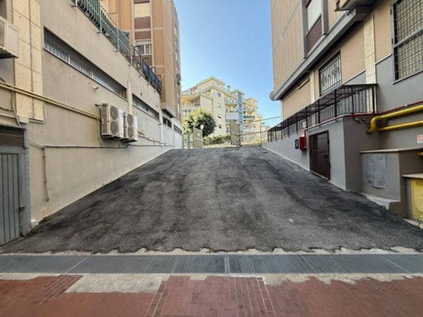 negozio in vendita a Roma in zona Ostia