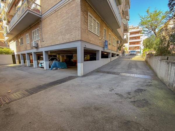 negozio in vendita a Roma in zona Ostia