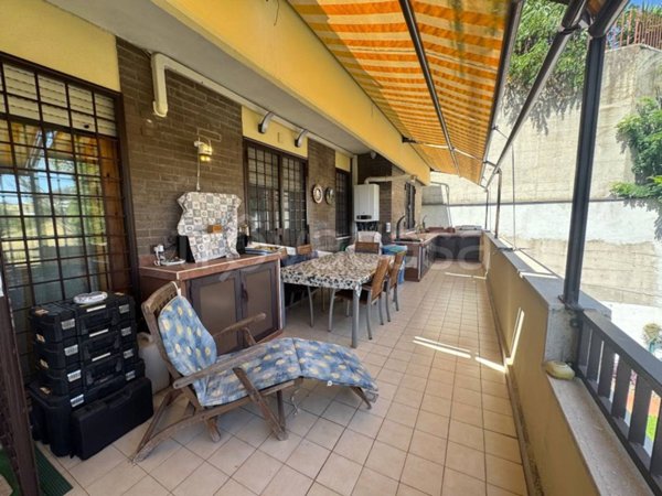 appartamento in vendita a Roma in zona Tor de' Cenci