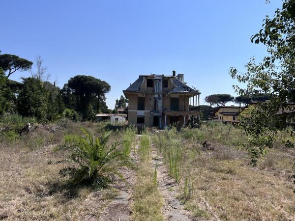 negozio in vendita a Roma in zona Infernetto