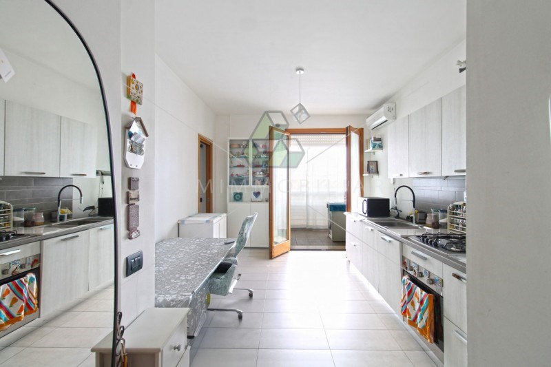 appartamento in vendita a Roma in zona Fonte Laurentina