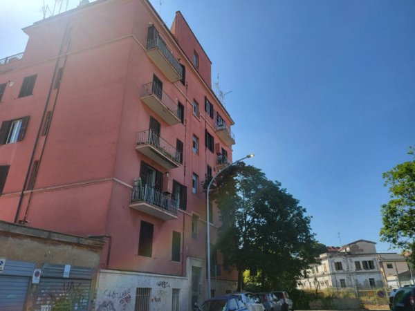 appartamento in vendita a Roma in zona Appio Latino