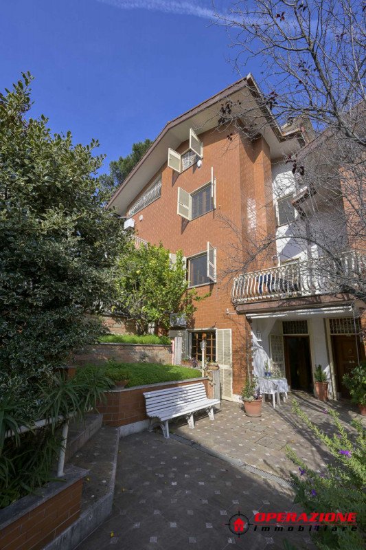 casa indipendente in vendita a Roma in zona La Giustiniana