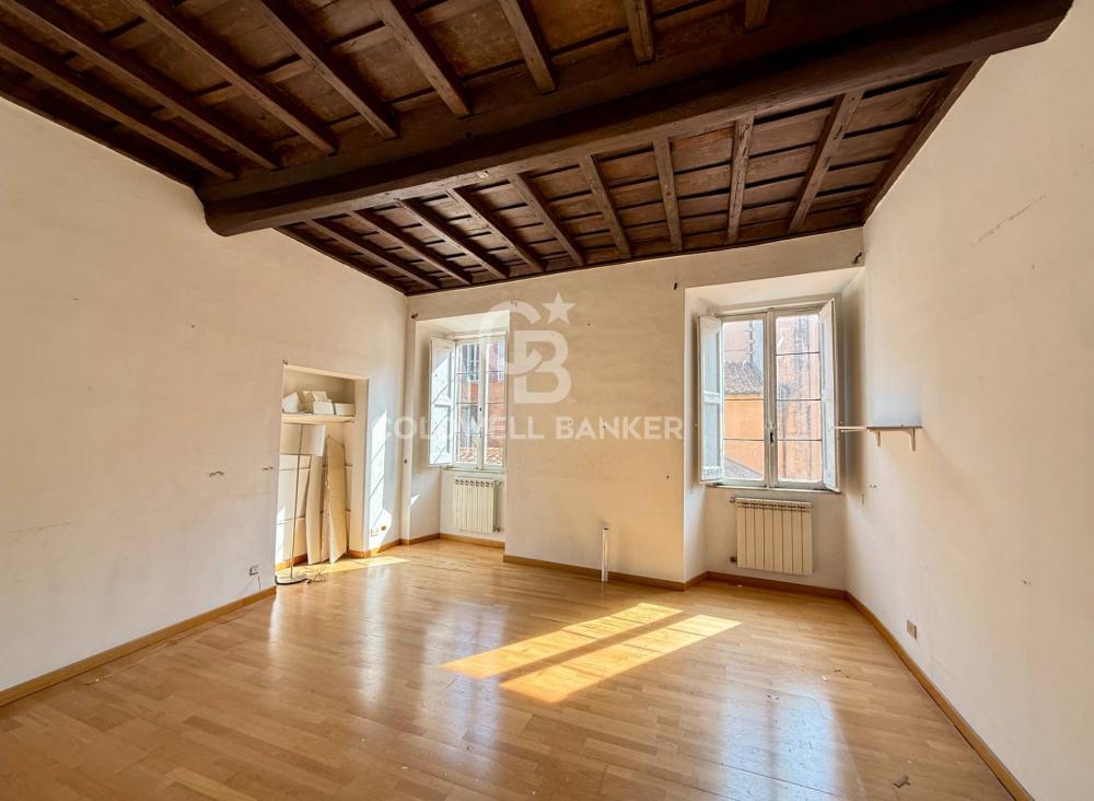 appartamento in vendita a Roma in zona Parione/Sant'Eustachio