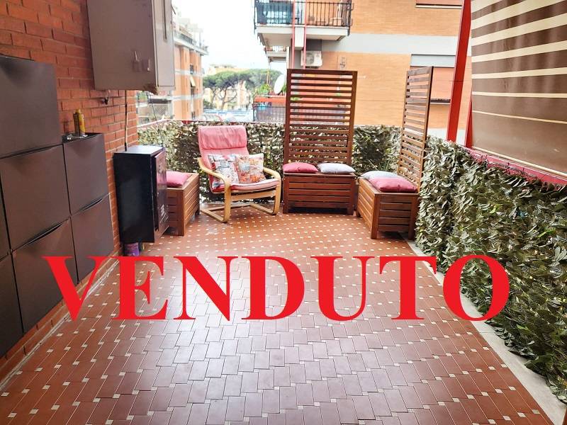 appartamento in vendita a Roma in zona Ostia