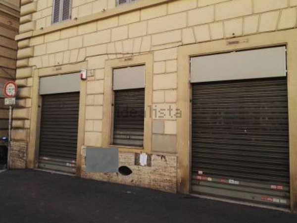 locale commerciale in vendita a Roma in zona Campo Marzio