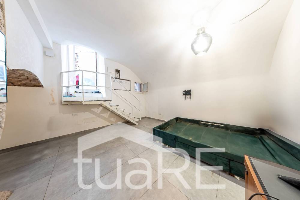 appartamento in vendita a Roma in zona Trevi-Colonna