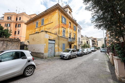 appartamento in vendita a Roma in zona Della Vittoria