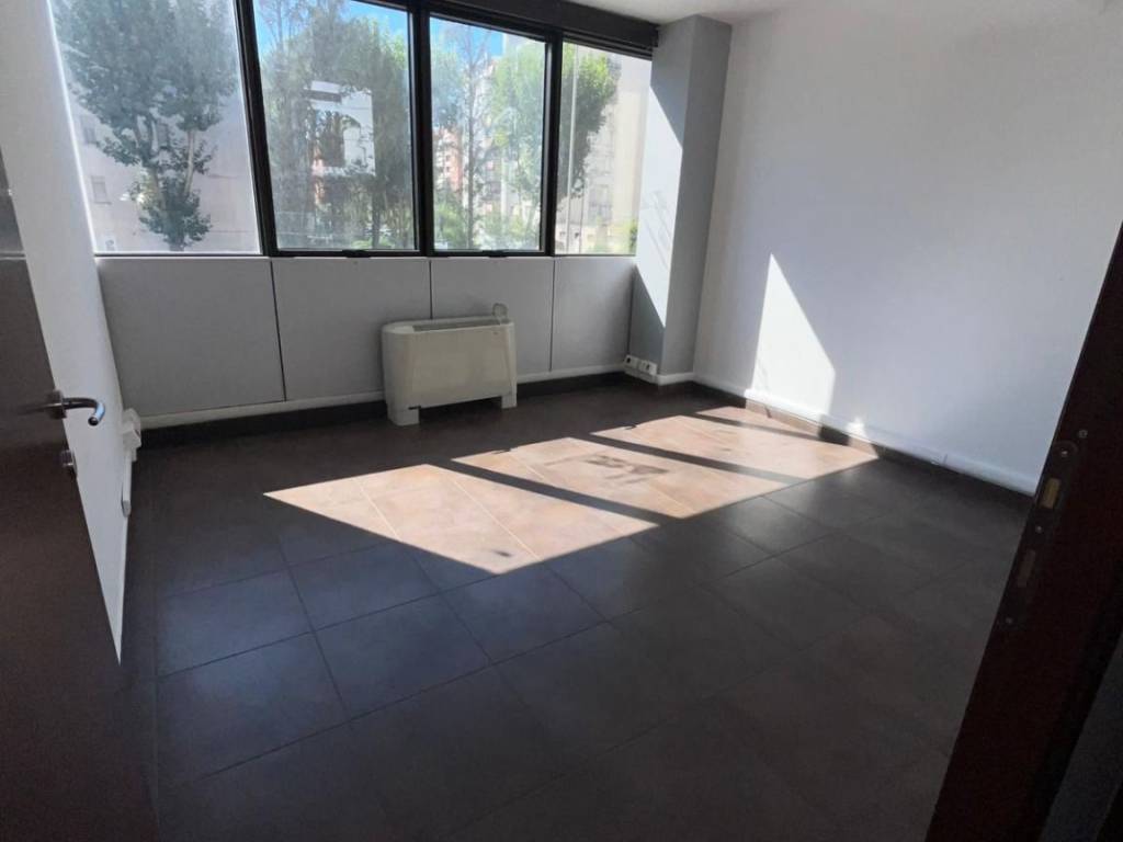 ufficio in vendita a Roma in zona Ponte Mammolo