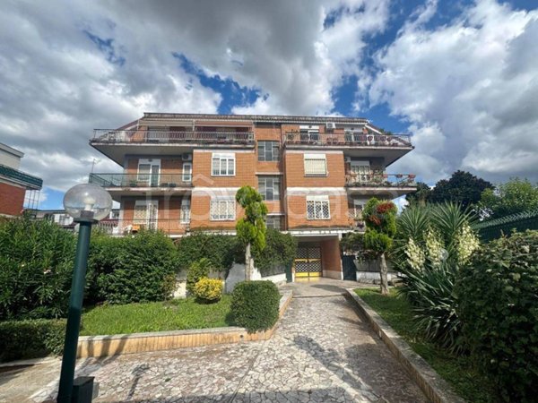 appartamento in vendita a Roma in zona Appio Claudio