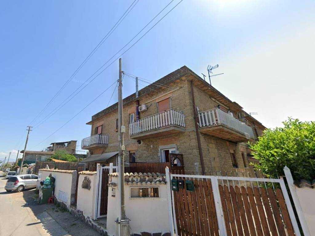 ufficio in vendita a Roma in zona Finocchio