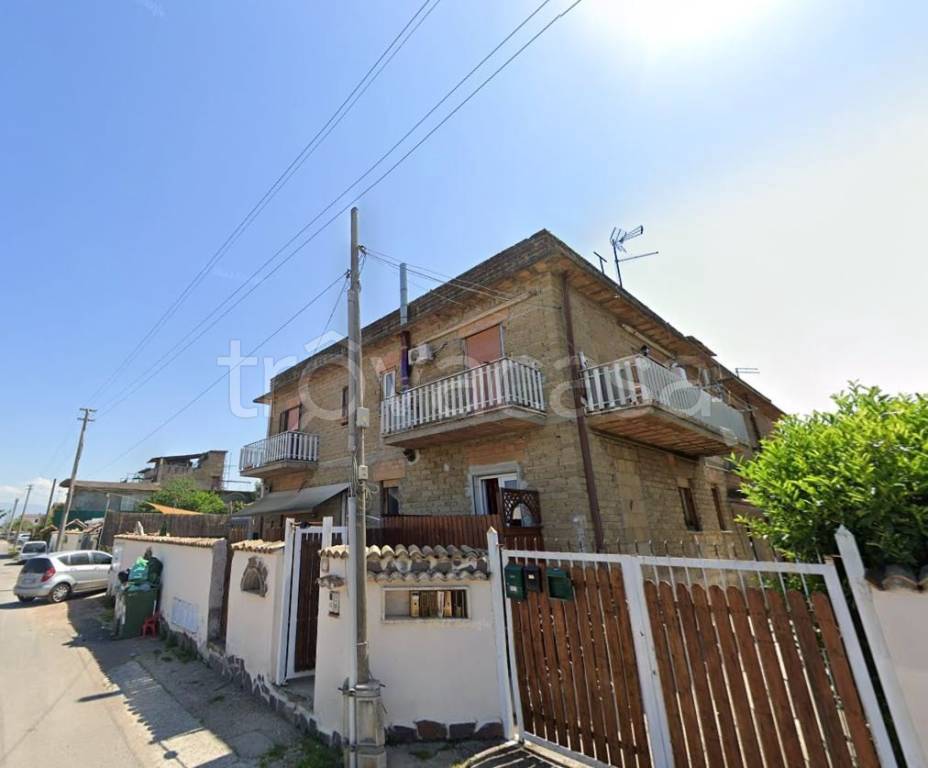 ufficio in vendita a Roma in zona Finocchio