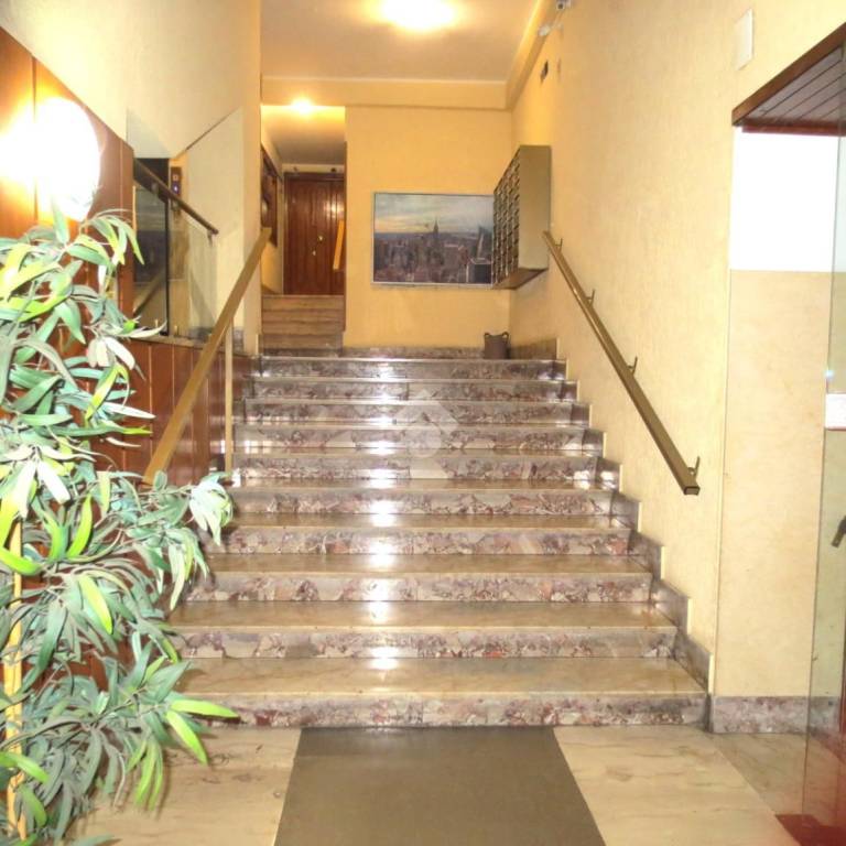 appartamento in vendita a Roma in zona Tuscolano