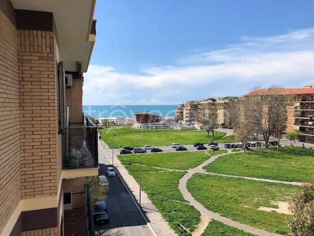 appartamento in vendita a Roma in zona Ostia Antica