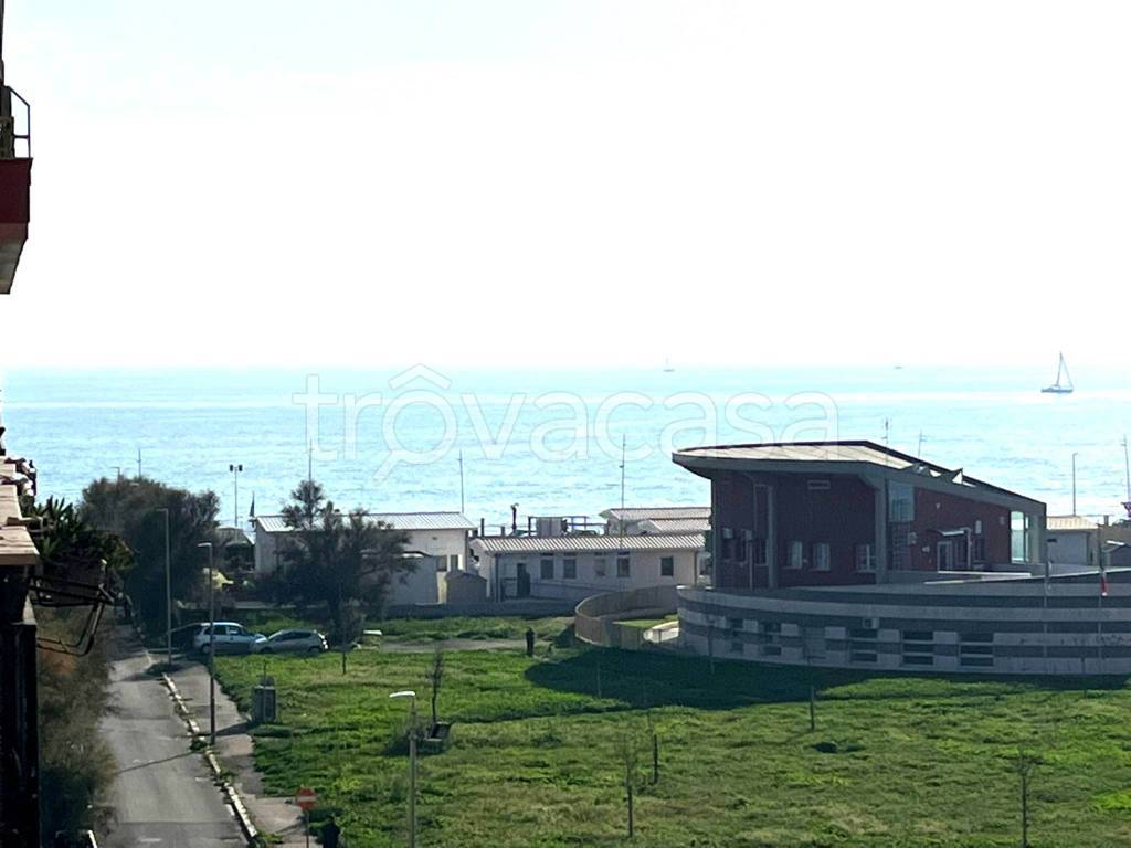 appartamento in vendita a Roma in zona Ostia Antica