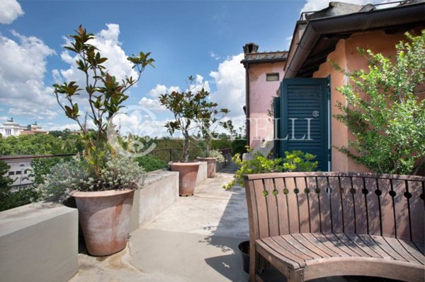 appartamento in vendita a Roma in zona Trastevere