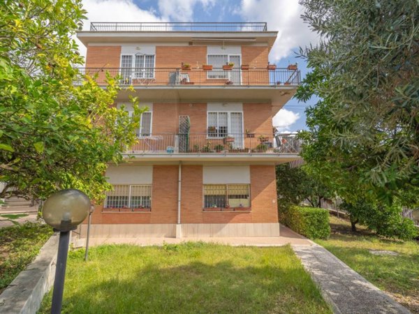 appartamento in vendita a Roma in zona Acilia