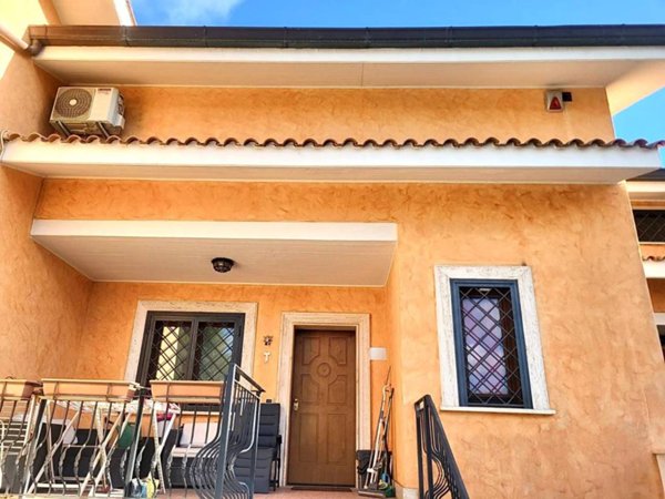 casa indipendente in vendita a Roma in zona Infernetto