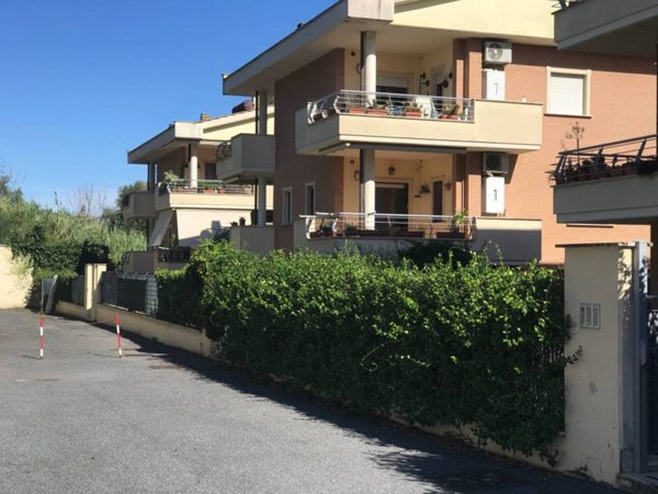appartamento in vendita a Roma in zona Acilia