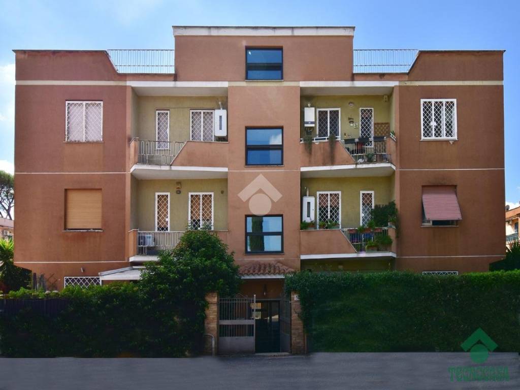 appartamento in vendita a Roma in zona Ardeatino