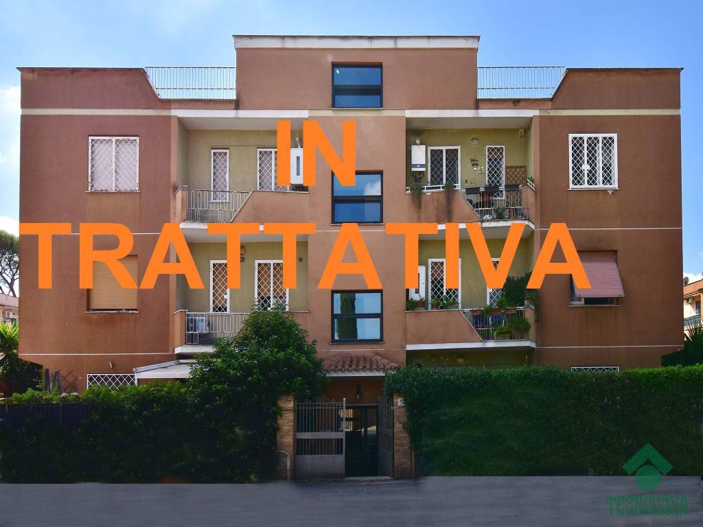 appartamento in vendita a Roma in zona Appio Pignatelli