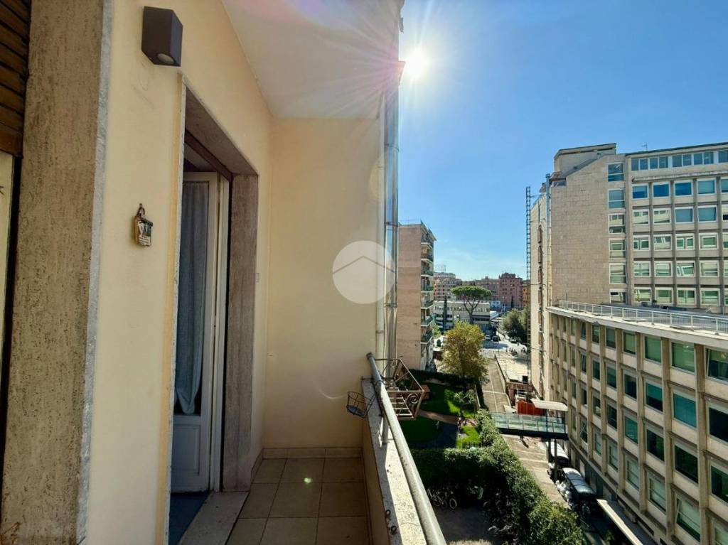 appartamento in vendita a Roma in zona Ostiense