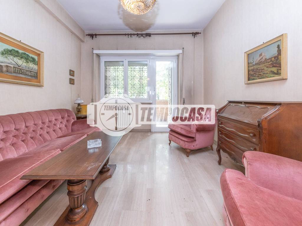 appartamento in vendita a Roma in zona Ostiense