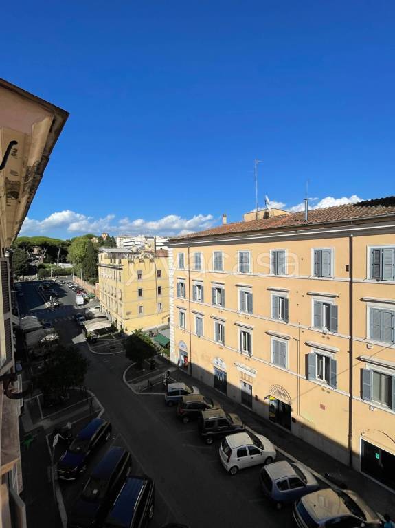 appartamento in vendita a Roma in zona Celio