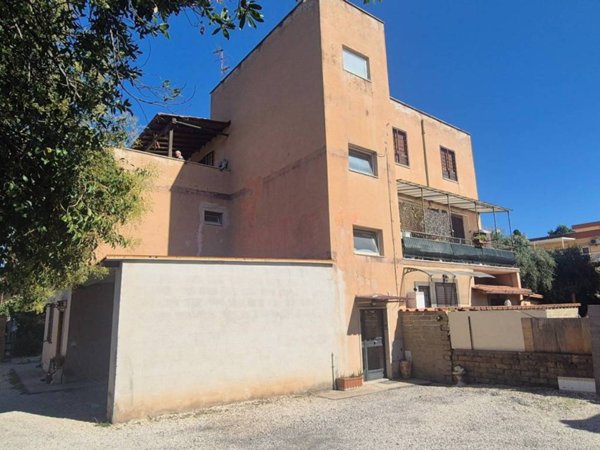 appartamento in vendita a Roma in zona Torre Maura