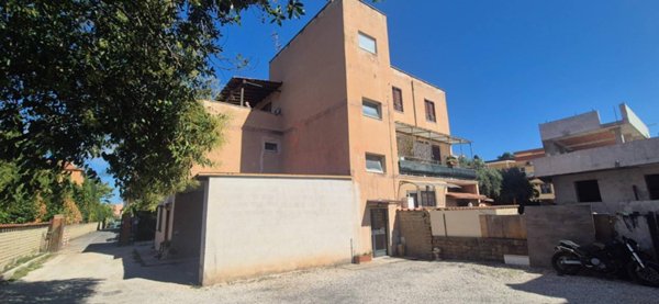 appartamento in vendita a Roma in zona Torre Maura