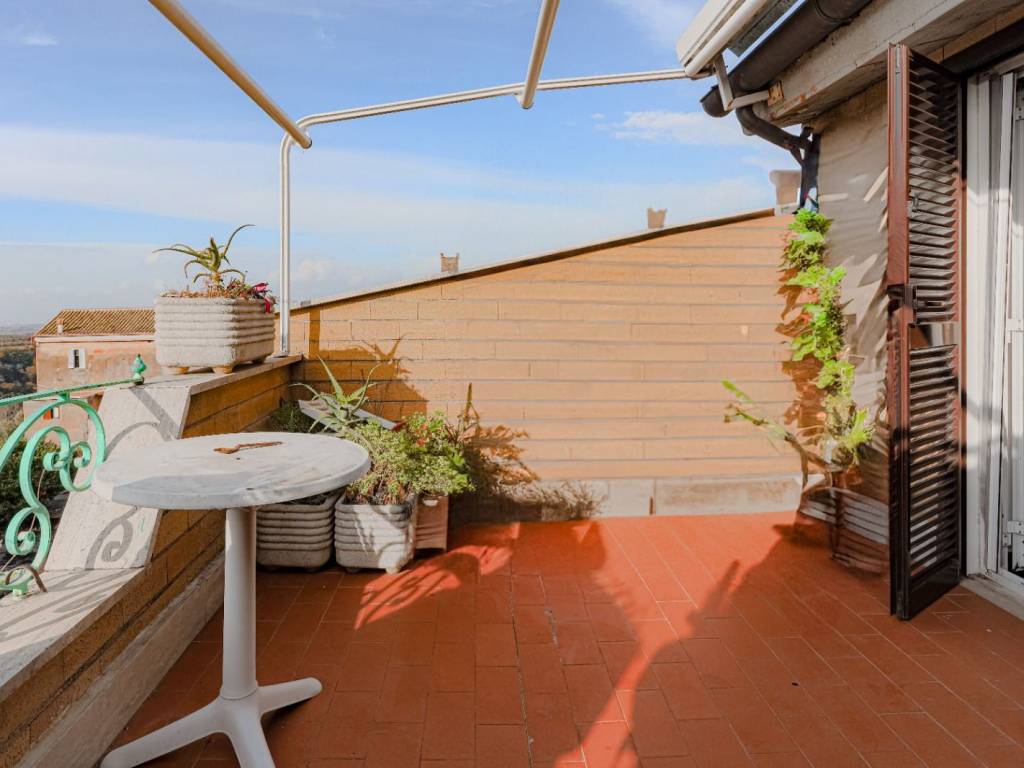 appartamento in vendita a Roma in zona Castelverde