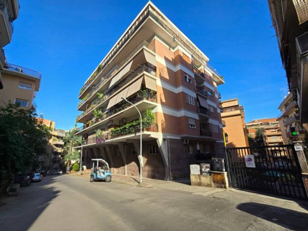 appartamento in vendita a Roma in zona Monte Sacro/Talenti