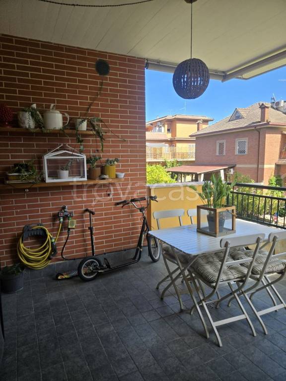 appartamento in vendita a Roma in zona Casal Morena