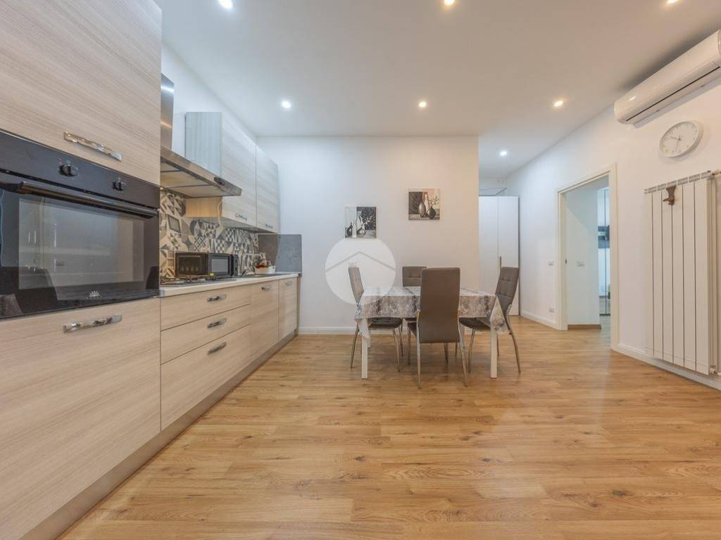 appartamento in vendita a Roma in zona Appio Latino