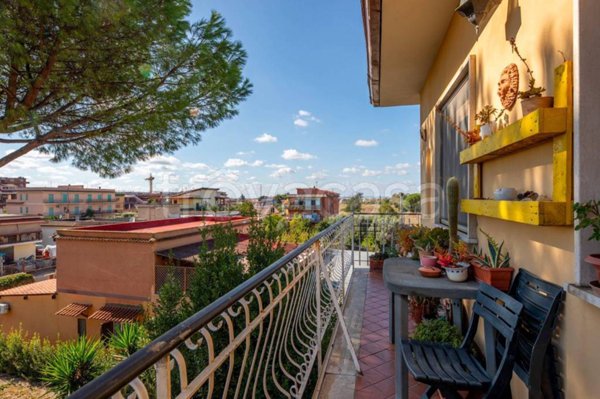 appartamento in vendita a Roma in zona Casal Morena