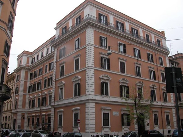 negozio in vendita a Roma in zona Ludovisi/Sallustiano