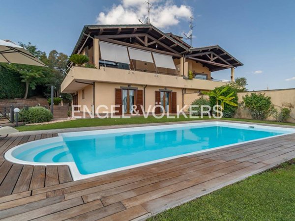 casa indipendente in vendita a Roma in zona Trigoria