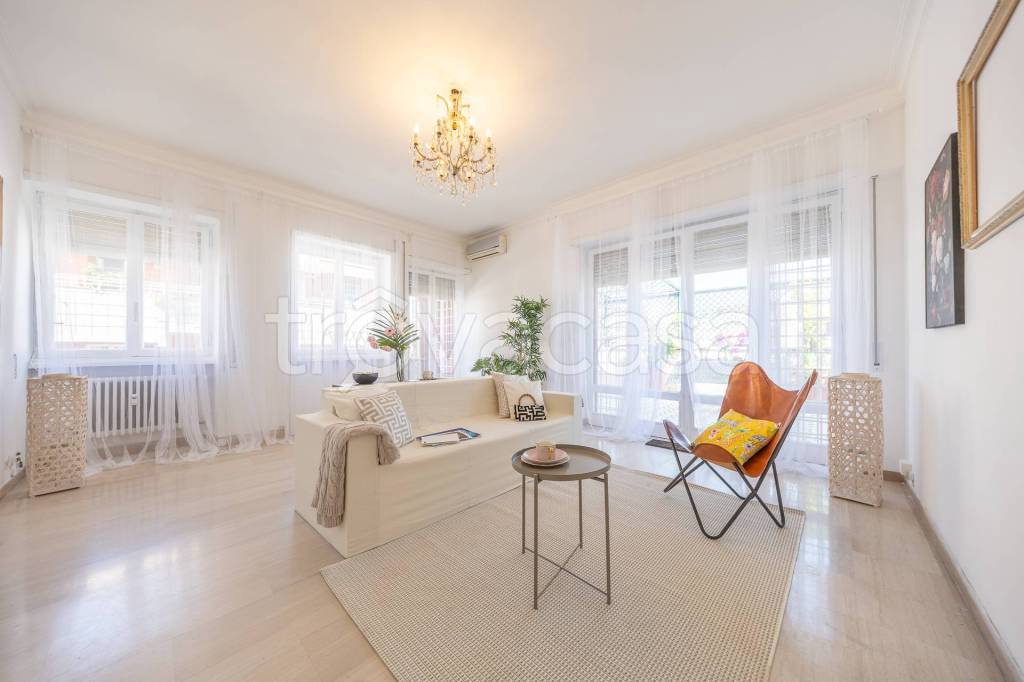 appartamento in vendita a Roma in zona Tor di Quinto