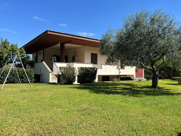 casa indipendente in vendita a Roma in zona Monte Migliore