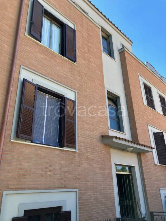 appartamento in vendita a Roma in zona Appio Claudio