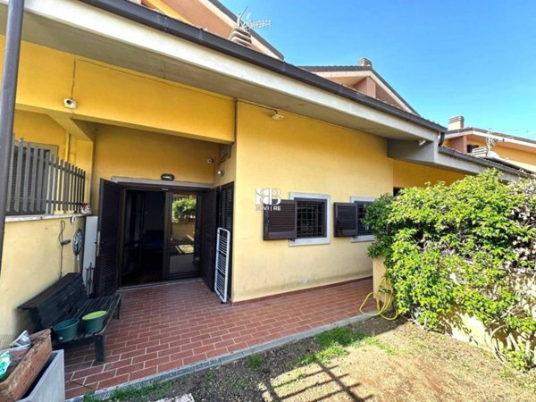 casa indipendente in vendita a Roma