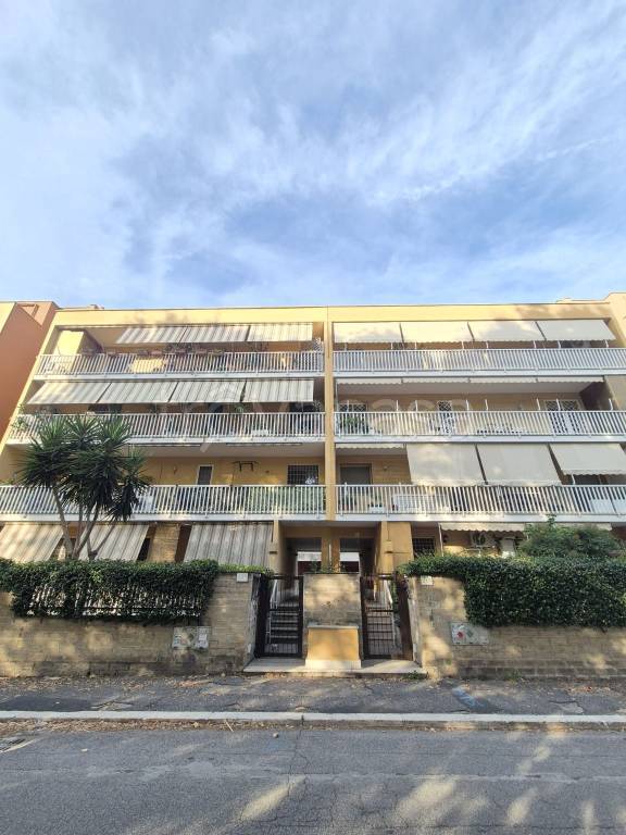 appartamento in vendita a Roma in zona Casal Palocco