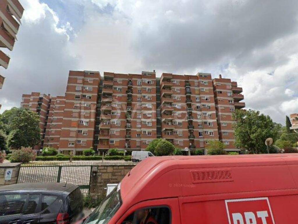 appartamento in vendita a Roma in zona Ardeatino