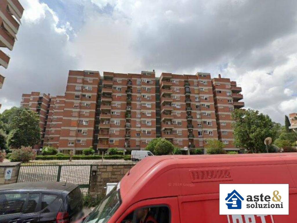 appartamento in vendita a Roma in zona Ardeatino