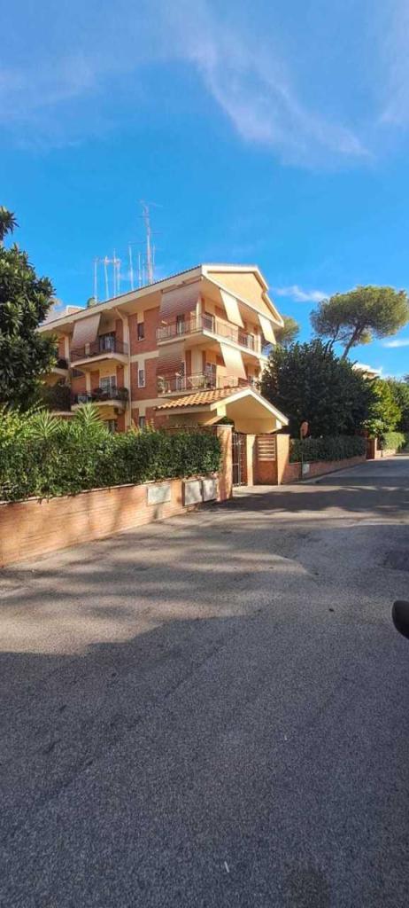 pentavano in vendita a Roma in zona Tre Pini - Poggio dei Fiori