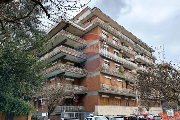 appartamento in vendita a Roma in zona Ostiense
