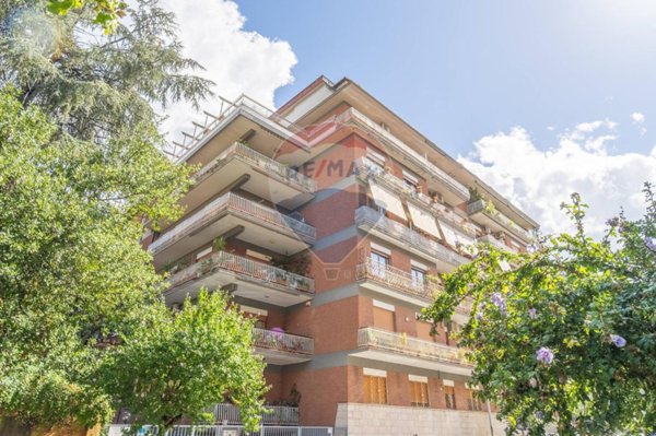 appartamento in vendita a Roma in zona Ostiense