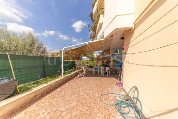 appartamento in vendita a Roma in zona Torre Angela