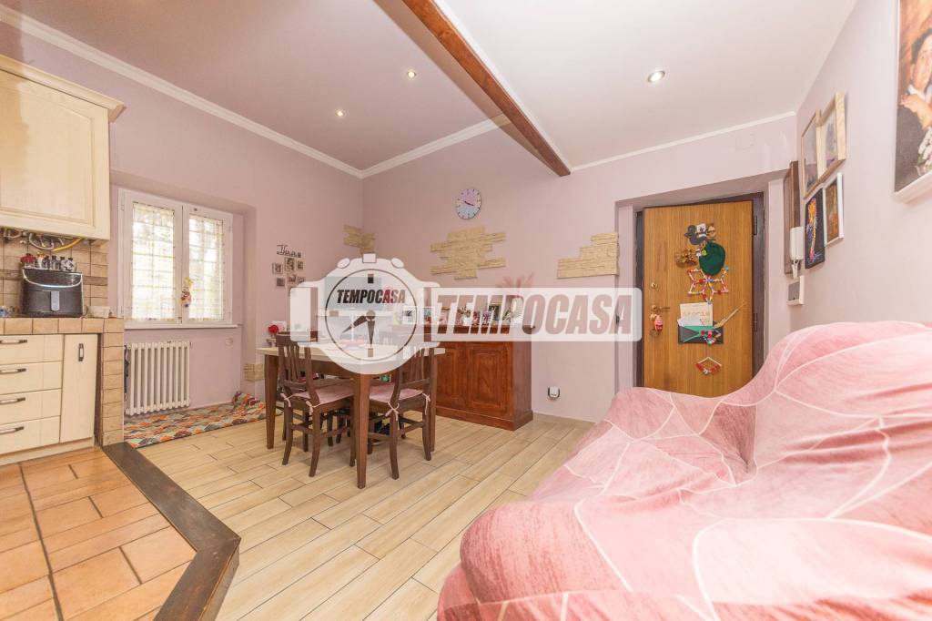 appartamento in vendita a Roma in zona Torre Maura
