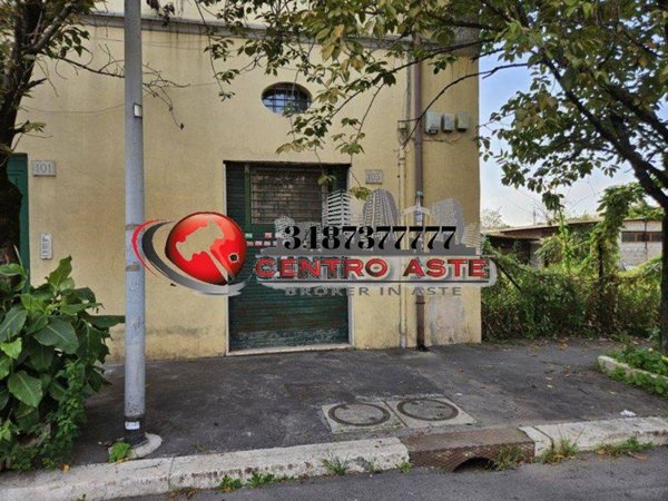 casa indipendente in vendita a Roma in zona Tuscolano